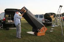 Another big dobsonian telescope